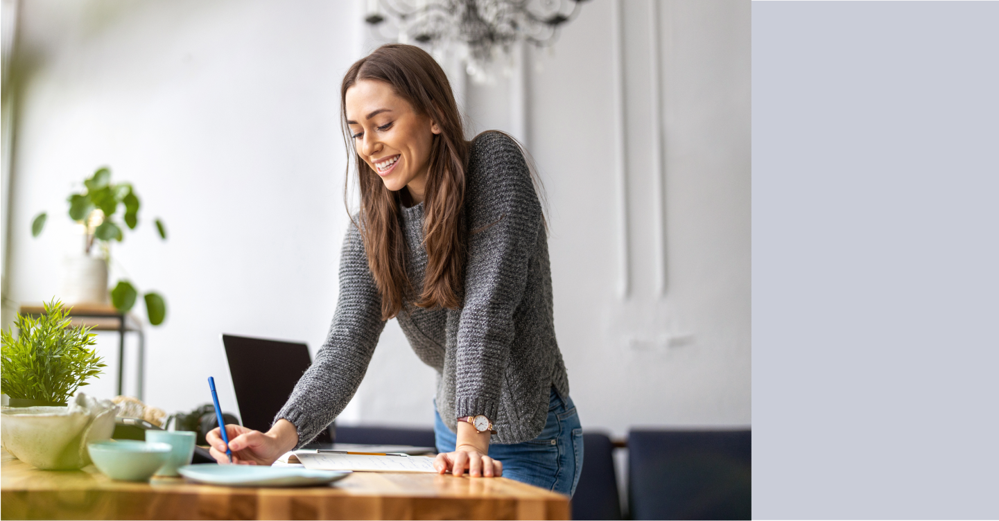 Woman learning How to estimate and measure the ROI of AI investments