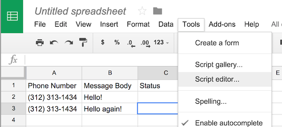 Tela do Google Sheets com o menu para abrir o editor de scripts.