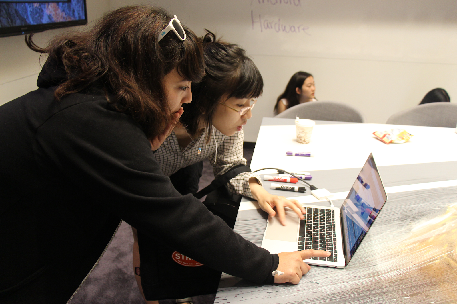 Mentoring and leading a workshop on Node.js at a women&#39;s hackathon