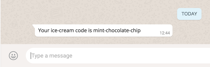 Captura de tela do WhatsApp que recebe a mensagem gerada: &#x27;Your ice-cream code is mint-chocolate-chip&#x27; (Seu código de sorvete é menta-com-chocolate)