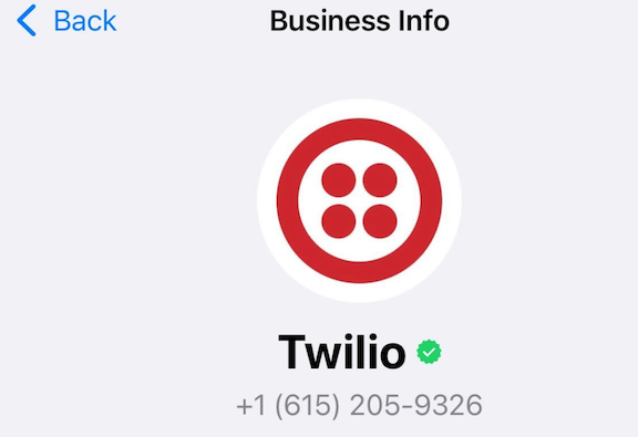 Captura de pantalla de la información comercial de Twilio en WhatsApp con el registro de Twilio, el nombre comercial y el número de WhatsApp, junto con una marca de verificación verde que demuestra que Twilio es un remitente verificado en WhatsApp.