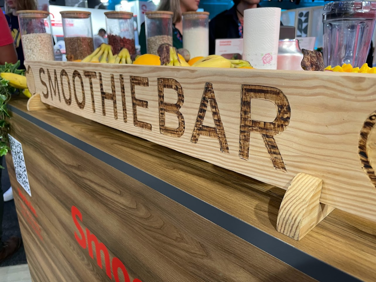 Smoothie Bar with QR code
